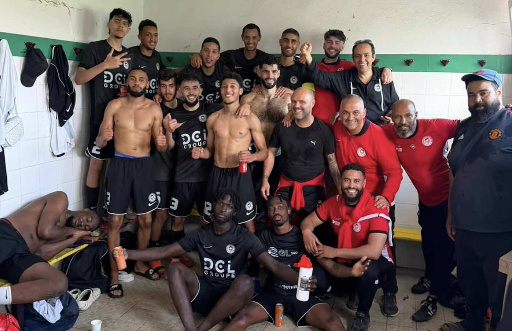 Joueur du Montpellier Atlas Paillade en vestiaire